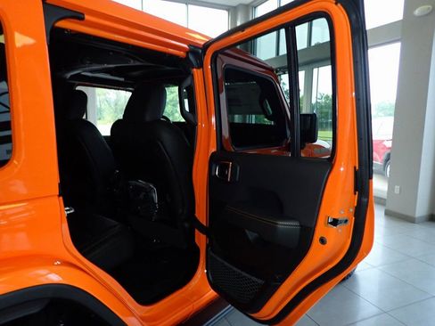 New 2025 Jeep Wrangler Unlimited Rubicon 392 image 28