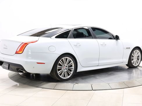 Used 2017 Jaguar XJ Supercharged RWD image 4
