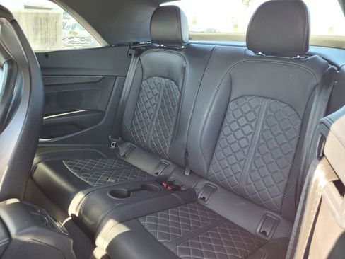 Used 2022 Audi S5 Premium image 11