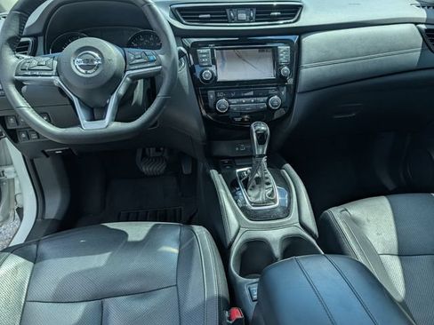 Used 2020 Nissan Rogue SL w/ Premium Package AWD/4WD image 17