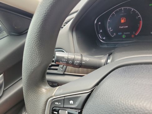 Used 2018 Honda Accord EX image 24