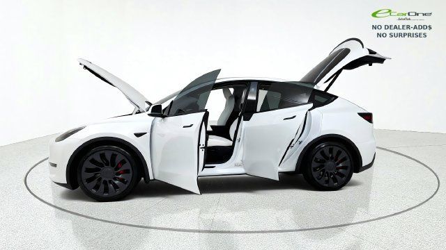 Used 2025 Tesla Model Y Performance AWD/4WD image 15