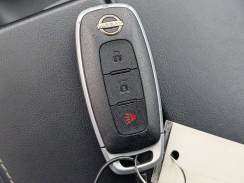 Used 2024 Nissan Rogue S AWD/4WD image 30