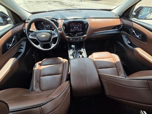 Certified 2021 Chevrolet Traverse High Country FWD image 16
