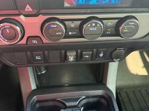 Used 2023 Toyota Tacoma TRD Off-Road AWD/4WD image 18