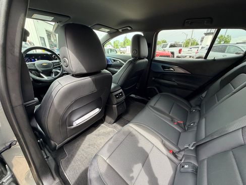 Used 2025 Chevrolet Equinox EV LT w/ Convenience Package FWD image 24