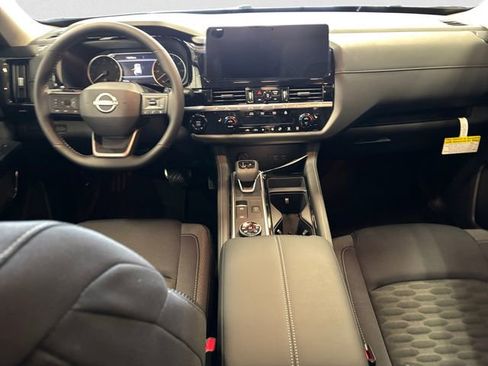 New 2026 Nissan Pathfinder SV w/ SV Premium Package AWD/4WD image 10