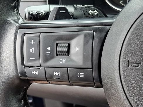 Used 2024 Nissan Pathfinder SV FWD image 22