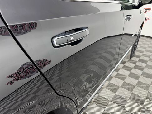 Used 2022 GMC Yukon Denali w/ Advanced Technology Package image 36