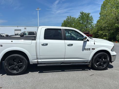 Used 2018 RAM 1500 SLT image 8