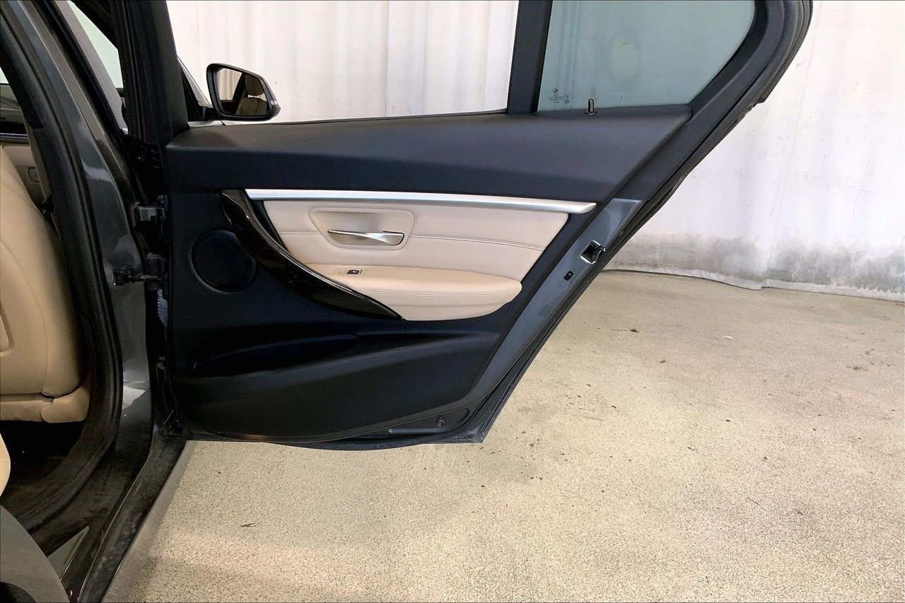 Used 2018 BMW 330i Sedan RWD image 23