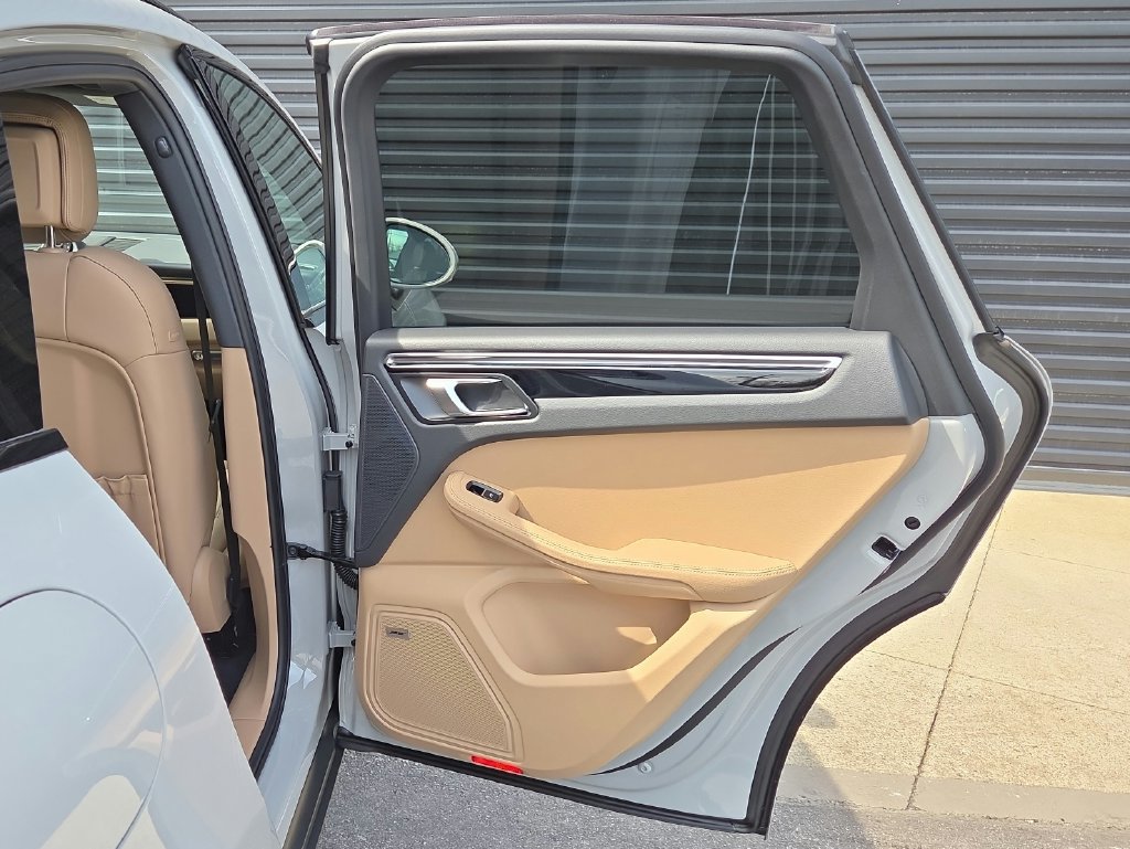 Certified 2026 Porsche Macan S AWD/4WD image 22