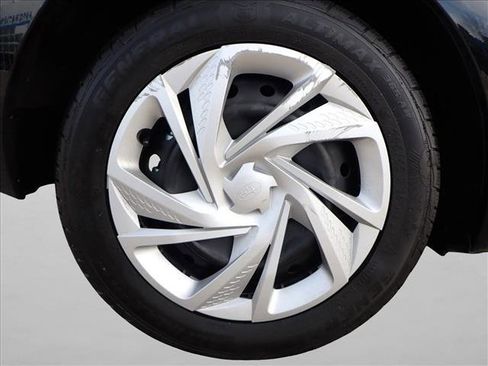 Used 2024 Subaru Impreza 2.0i image 7