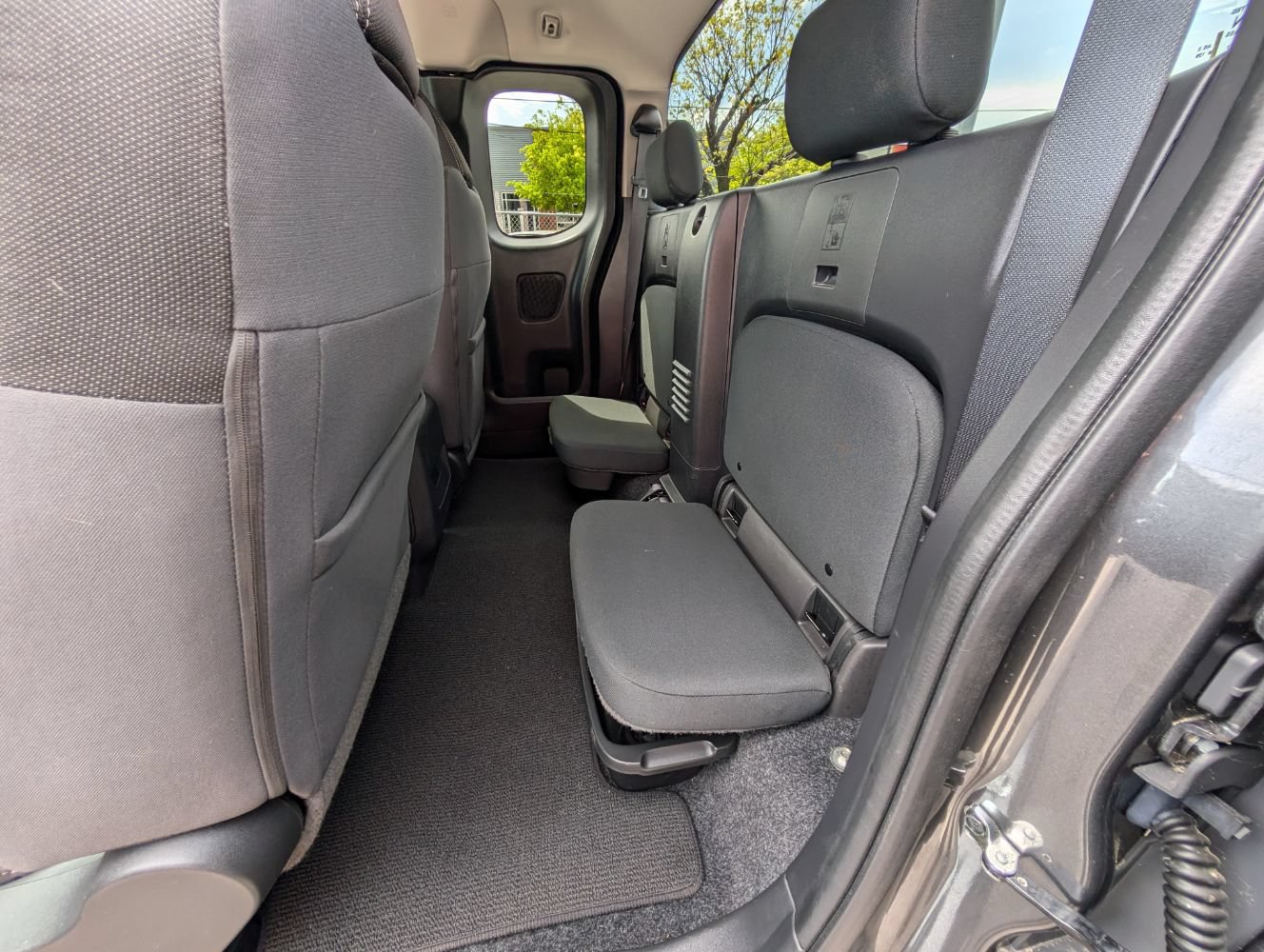 Used 2022 Nissan Frontier SV w/ Technology Package RWD image 17