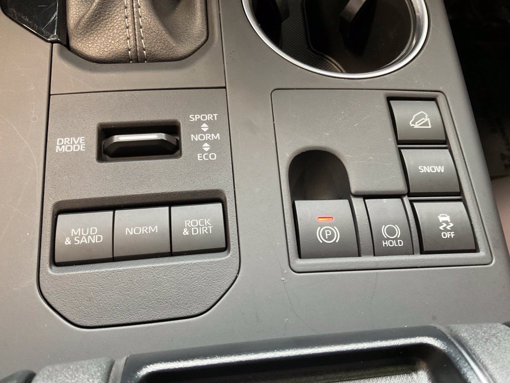 Certified 2025 Toyota Highlander XLE AWD/4WD image 17