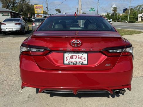 Used 2021 Toyota Camry SE image 6