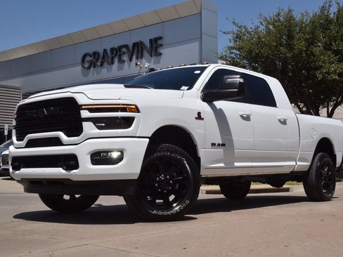 Used 2025 RAM 2500 Laramie w/ Night Edition AWD/4WD image 2