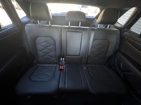 Used 2025 Volkswagen Atlas Cross Sport SE image 38