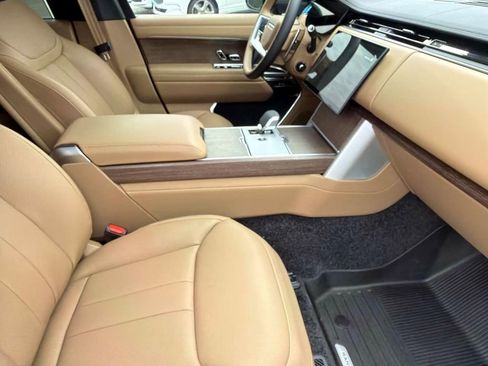 New 2026 Land Rover Range Rover Long Wheelbase SE AWD/4WD image 10