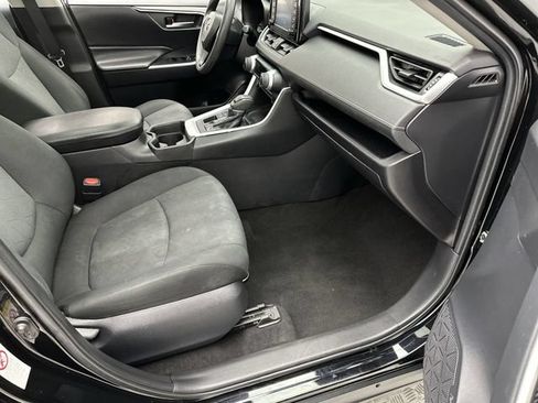 Used 2019 Toyota RAV4 XLE AWD/4WD image 24