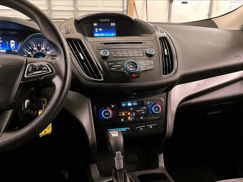 Used 2017 Ford Escape SE image 6