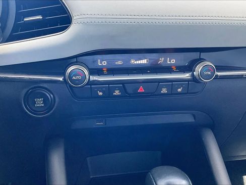 Used 2021 MAZDA MAZDA3 s image 34
