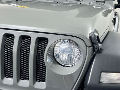 Used 2022 Jeep Wrangler Sport AWD/4WD image 11