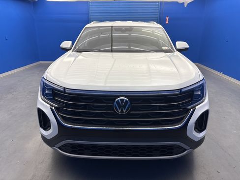 New 2026 Volkswagen Atlas Cross Sport SE image 3