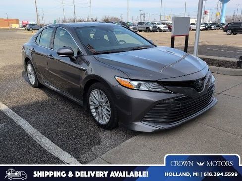 Used 2019 Toyota Camry XLE image 1