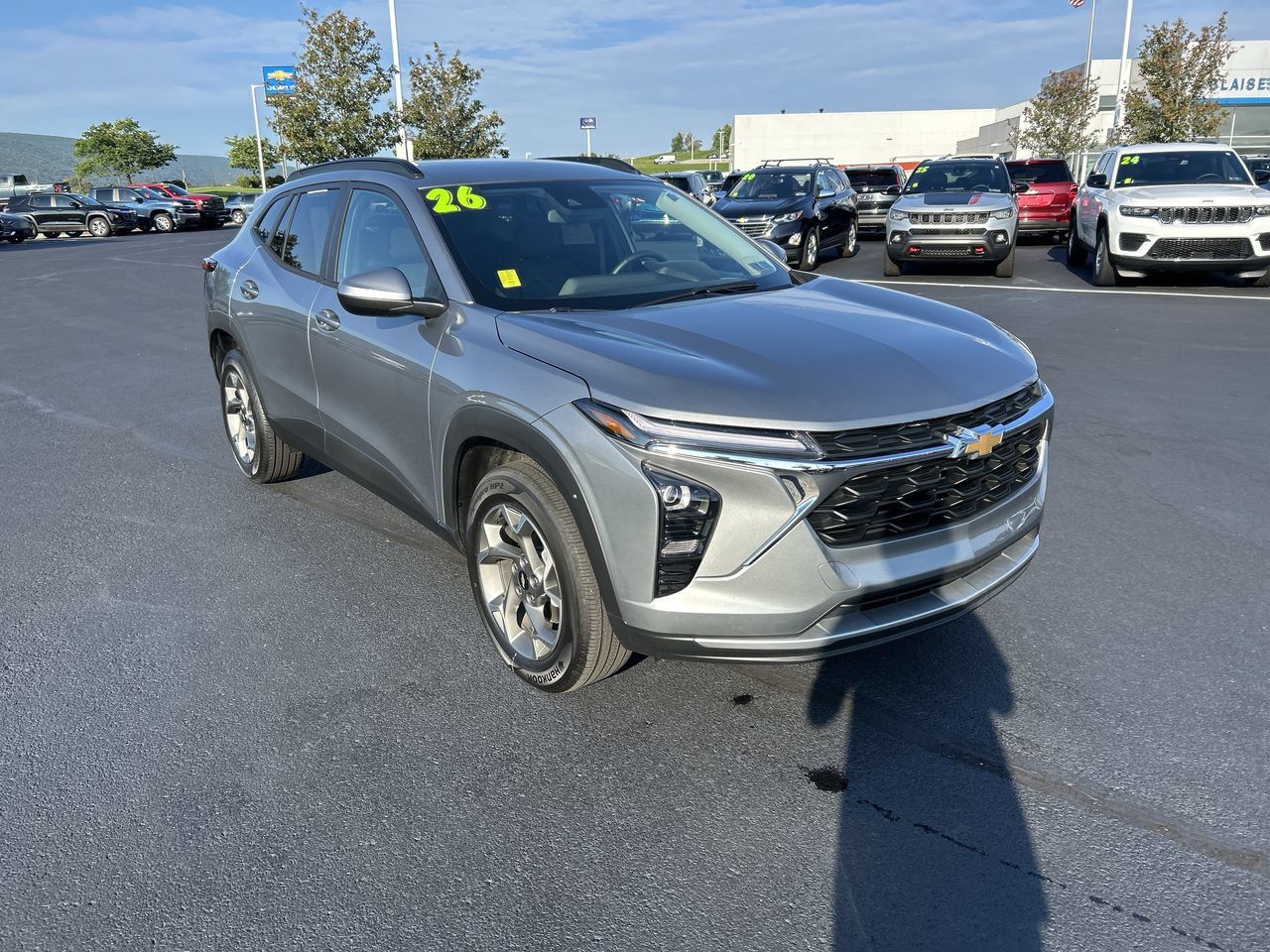 Used 2026 Chevrolet Trax LT w/ Driver Confidence Package FWD image 1