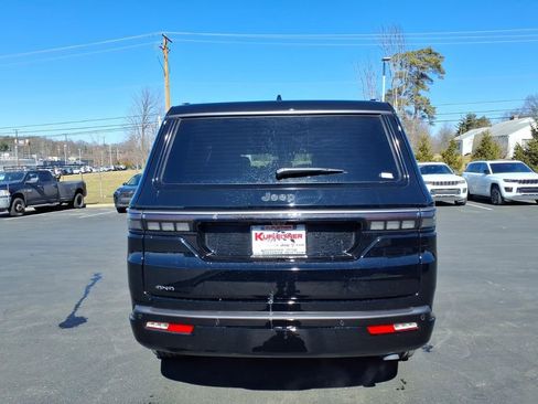 New 2026 Jeep Grand Wagoneer Limited AWD/4WD image 4