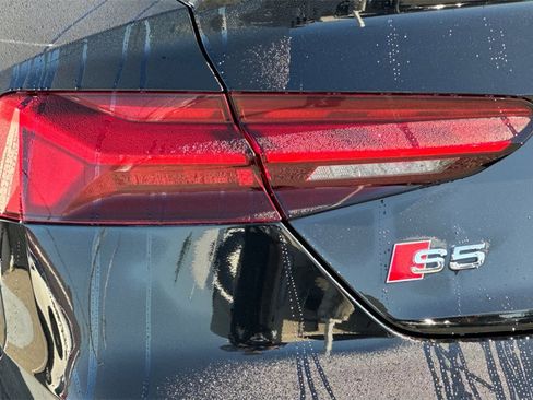 Used 2022 Audi S5 Premium image 25