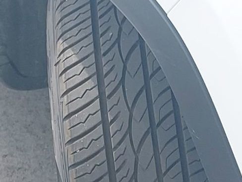 Used 2024 Jeep Compass Latitude image 10