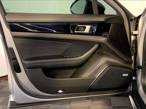 Certified 2019 Porsche Panamera 4 AWD/4WD image 25