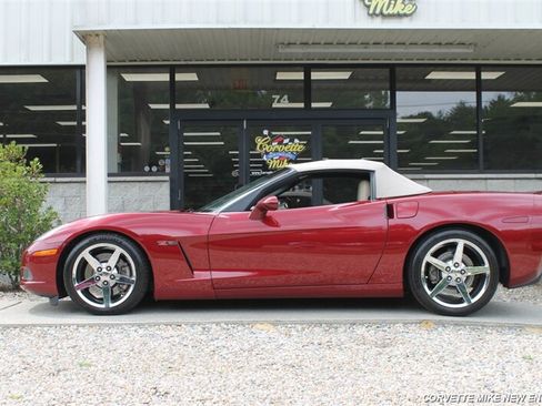 Used 2007 Chevrolet Corvette Convertible w/ Preferred Equipment Group RWD image 4
