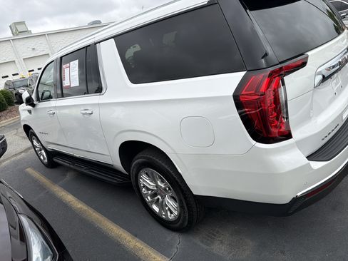 Used 2023 GMC Yukon XL SLT w/ SLT Luxury Package RWD image 8