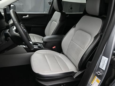 Certified 2023 Ford Escape Platinum image 11