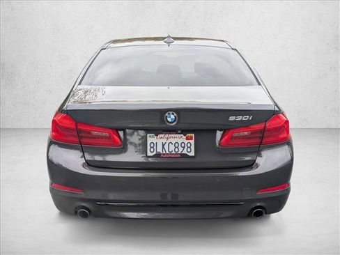 Used 2019 BMW 530i w/ Convenience Package image 7