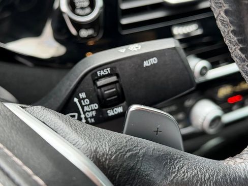 Used 2019 BMW 540i w/ Premium Package image 39