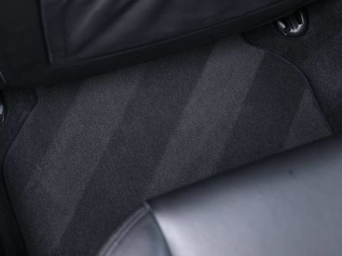 Used 2003 BMW M5 image 69