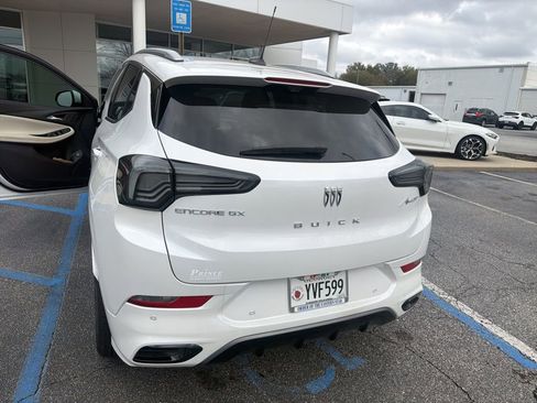 Used 2024 Buick Encore GX Avenir w/ Avenir Technology Package image 6