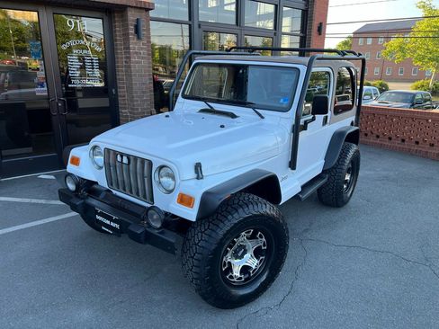 Used 2002 Jeep Wrangler Sahara AWD/4WD image 2