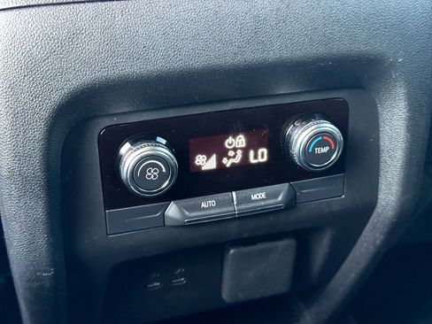 Used 2025 GMC Acadia Elevation image 21