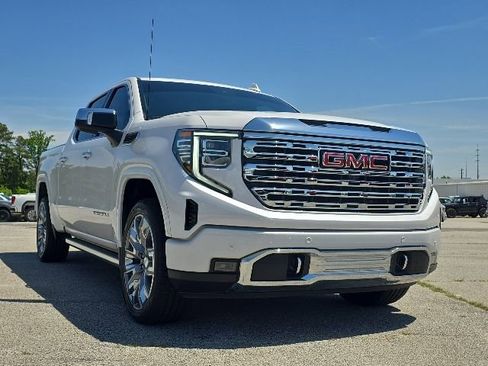 Used 2023 GMC Sierra 1500 Denali w/ Denali Reserve Package AWD/4WD image 7