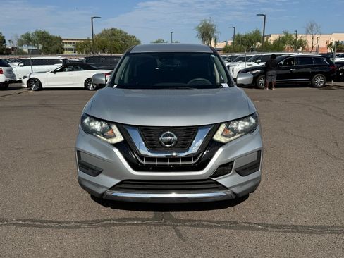 Used 2019 Nissan Rogue S FWD image 2