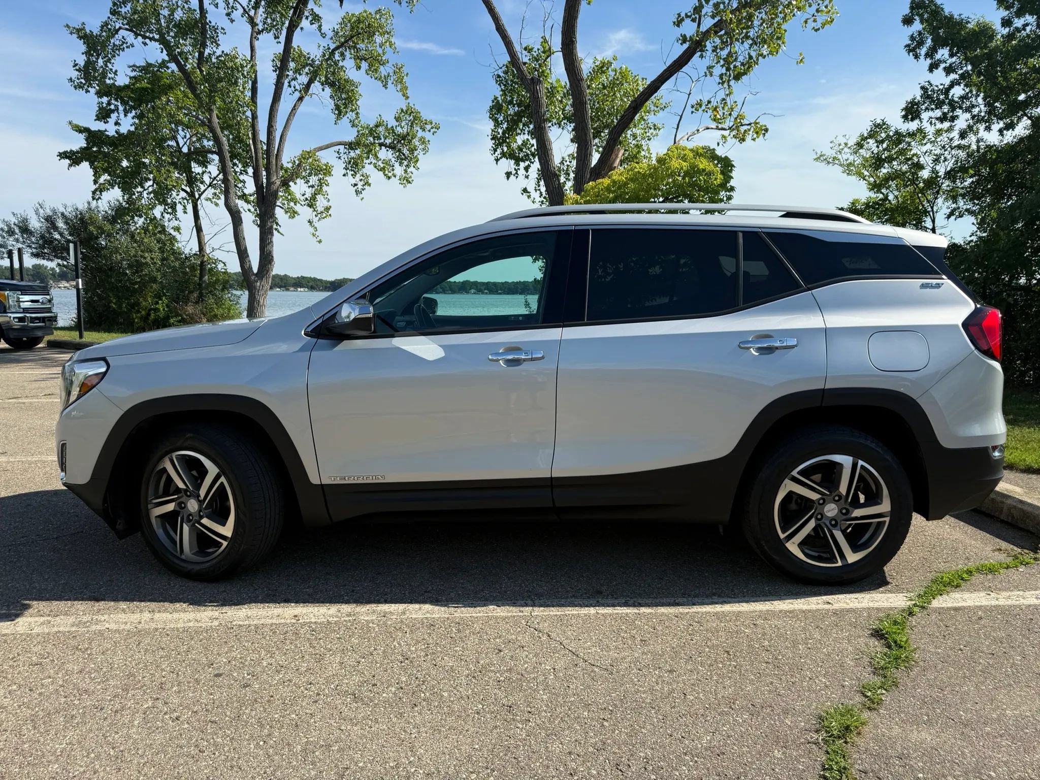 Used 2019 GMC Terrain SLT AWD/4WD image 9