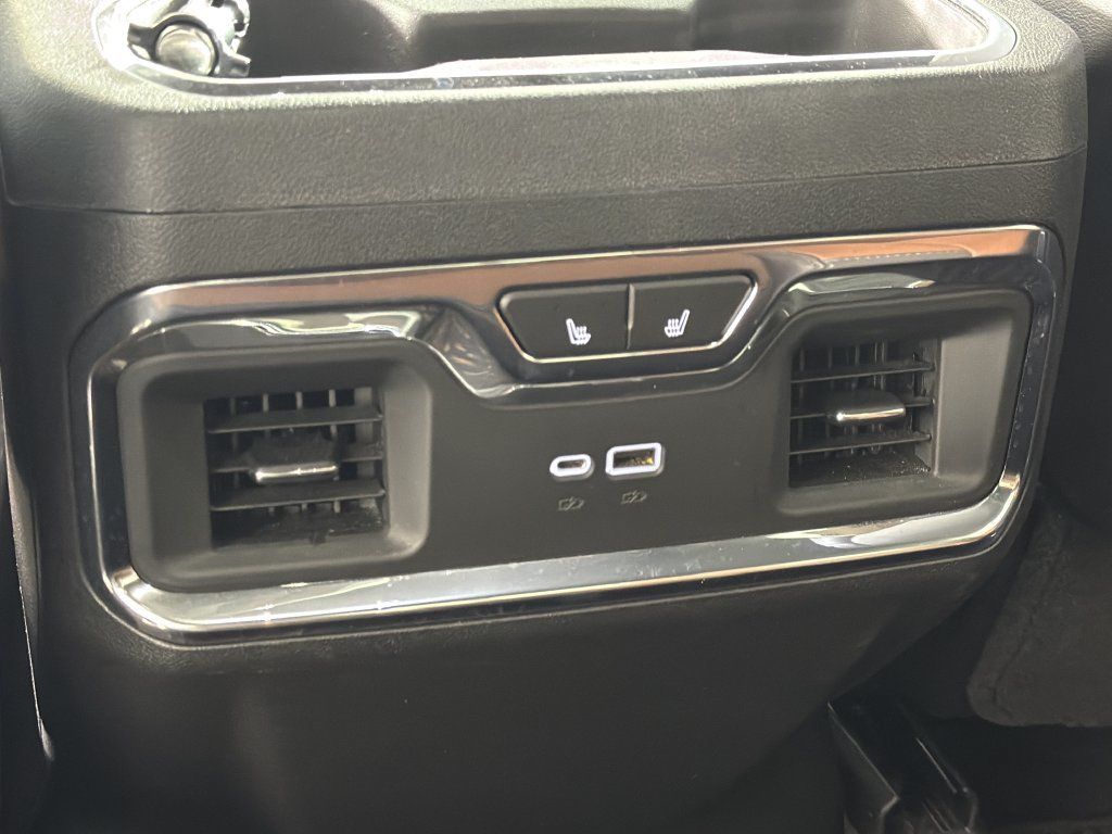 Used 2022 GMC Sierra 1500 Denali Ultimate AWD/4WD image 15