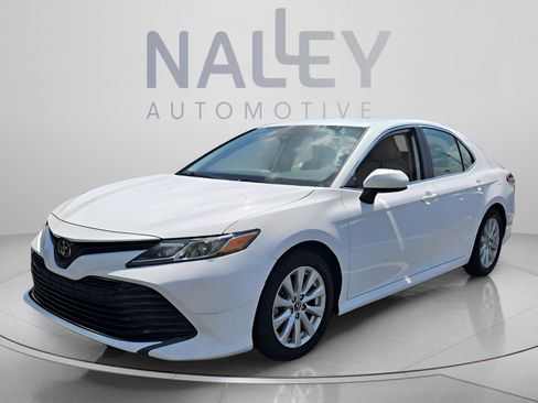 Used 2019 Toyota Camry LE FWD image 1