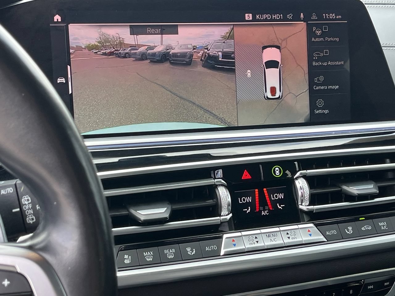 Used 2021 BMW X7 M50i w/ Dynamic Handling Package AWD/4WD image 25