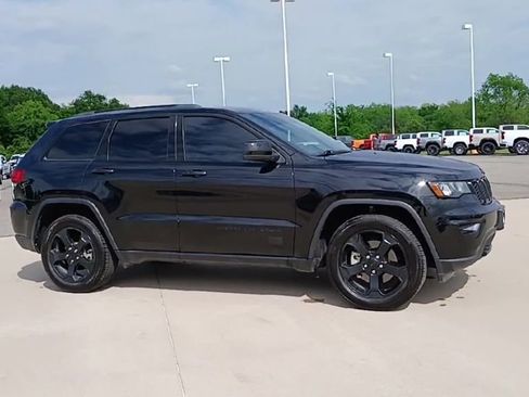 Used 2021 Jeep Grand Cherokee Freedom Edition RWD image 9